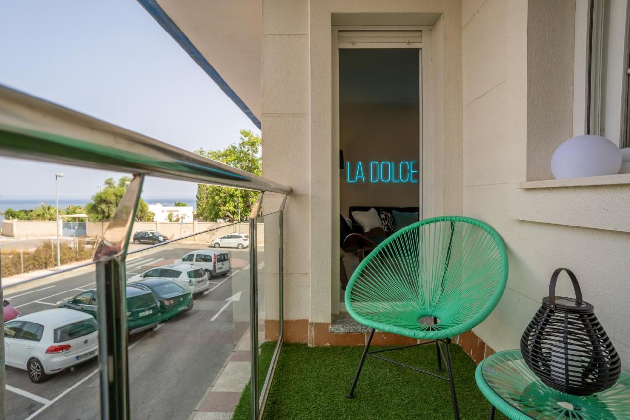 Appartement Black Level, 30m Playa, Pool, Wifi Almería
